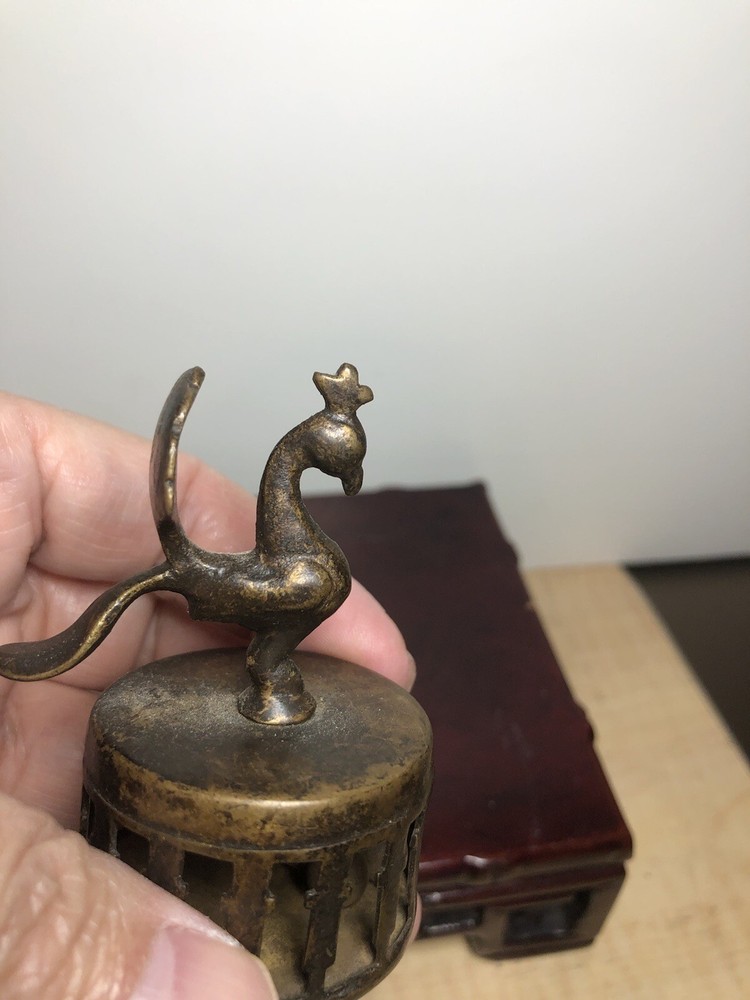 Antique Brass Design Bath Scrubber Original