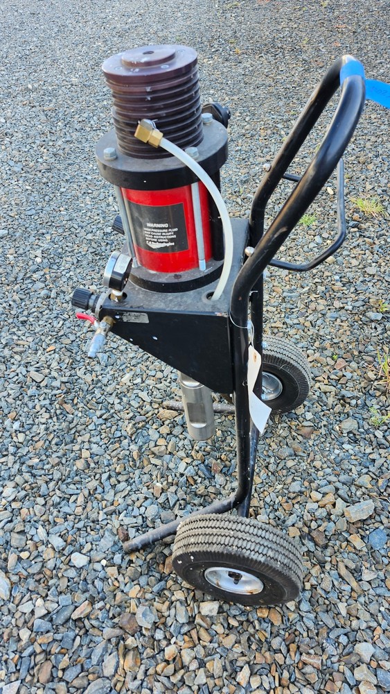 CAT CA Technologies C20 Piston Pump model 70-1500 USED