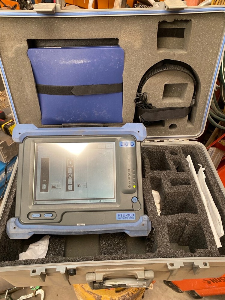 Exfo FTB-300 Universal test system with FTB-7300 OTDR Module, FTB-3920