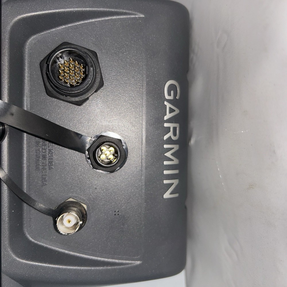 Garmin GPSMAP 521 Chartplotter Fishfinder w/ Mount, Cable, Cover & Chart Card