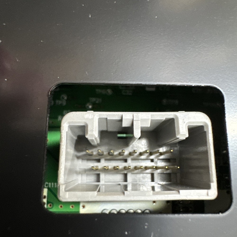 Mitsubishi 8750A042 Multivision Display 2006-08 Montero NOS