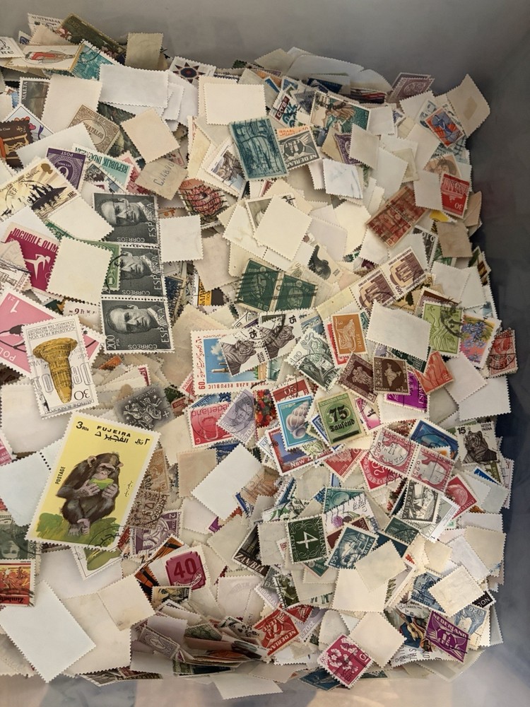 5000 World Stamps Off Paper Mixture In Box For Sorting