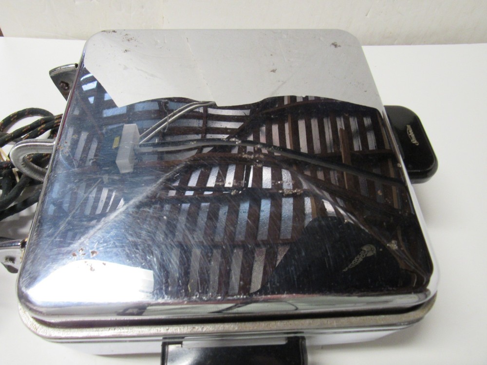 Sunbeam Model W-2 Waffle Maker + Box Works
