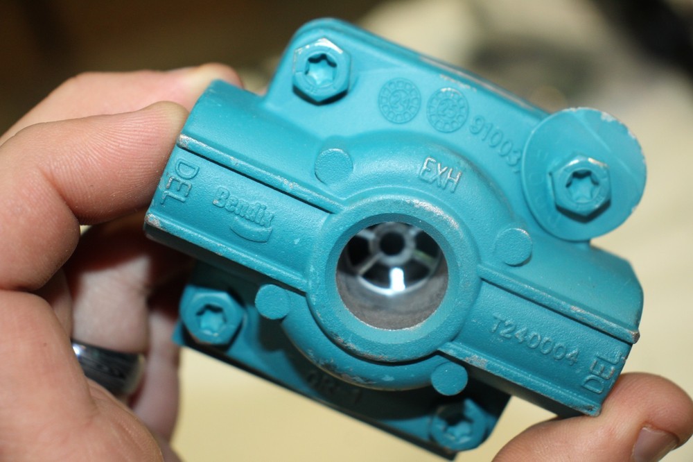 Bendix Quick Release Valve T240004