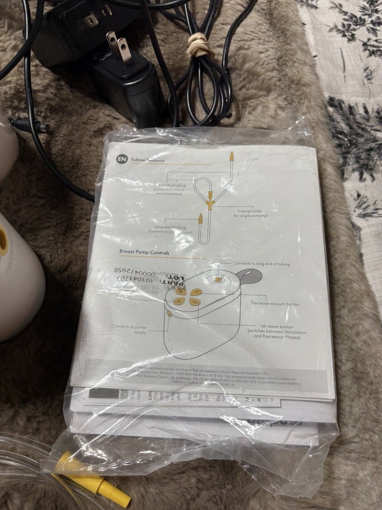 Medela Breast Pump with Backpack and Accessories 2x Pumps