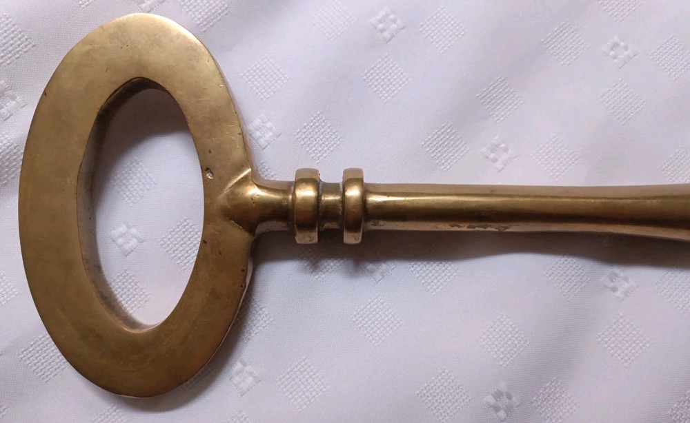 Large 14” Solid Brass Skeleton Key Art Decor Heart /438