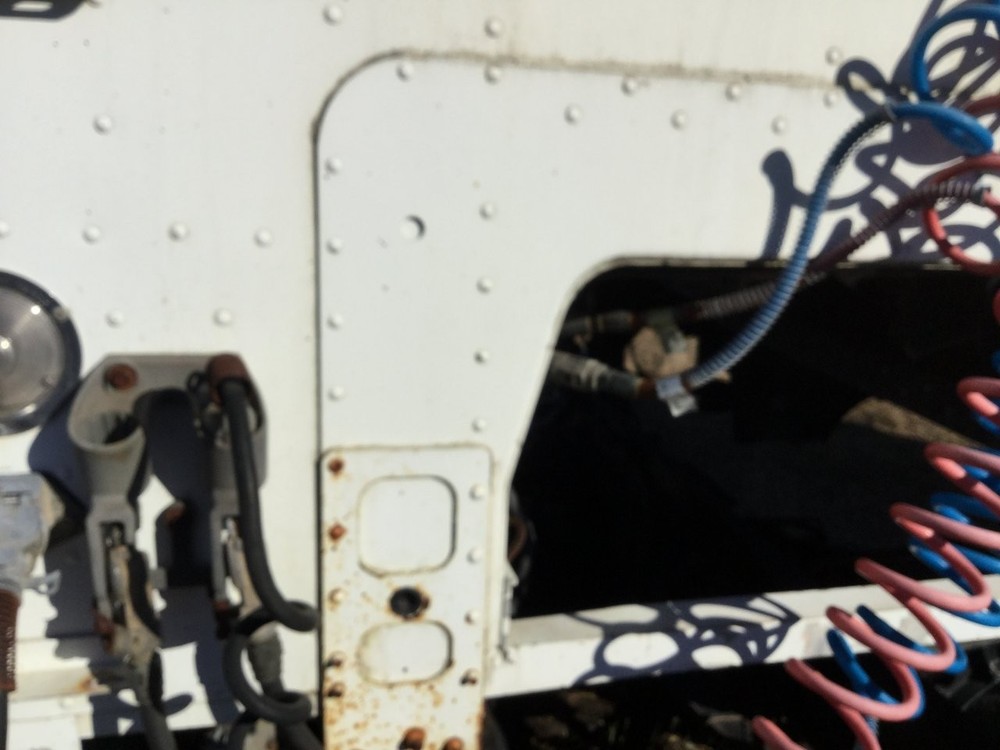 Freightliner FLB STEEL BACK CENTER Panel