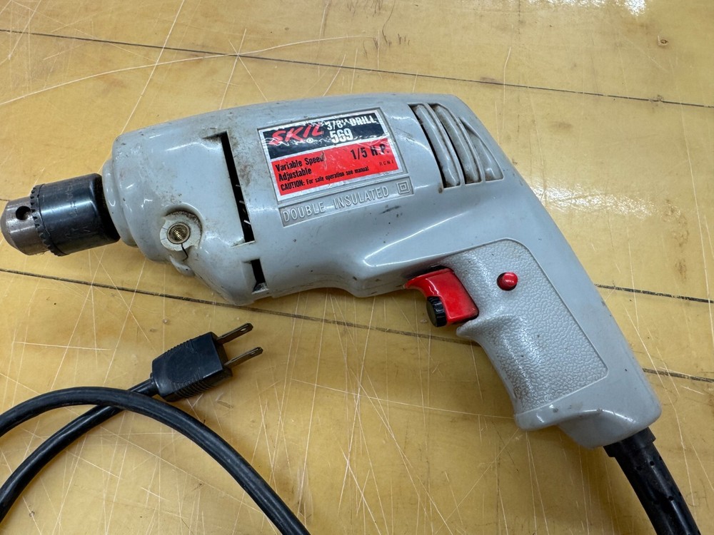 SKIL 569- 3/8" CORDED DRILL- VARIABLE SPEED ADJUSTABLE  1/5 HP!