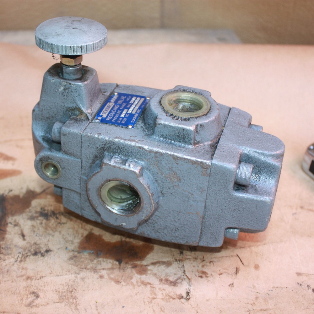 TOKIMEC VICKERS Pressure REDUCING VALVE 5.6-200 XCT-06-B-20-JA-J