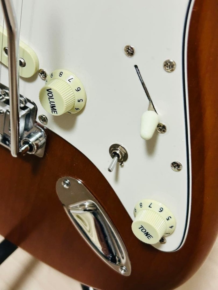 Mint Custom Japanese Stratocaster Component 12 Tones Tiger