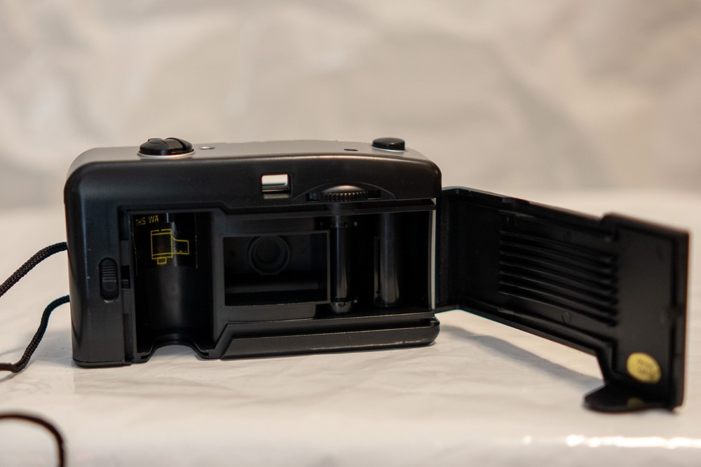 Yashica Camera CL-368 35mm FOCUS - Tested Working