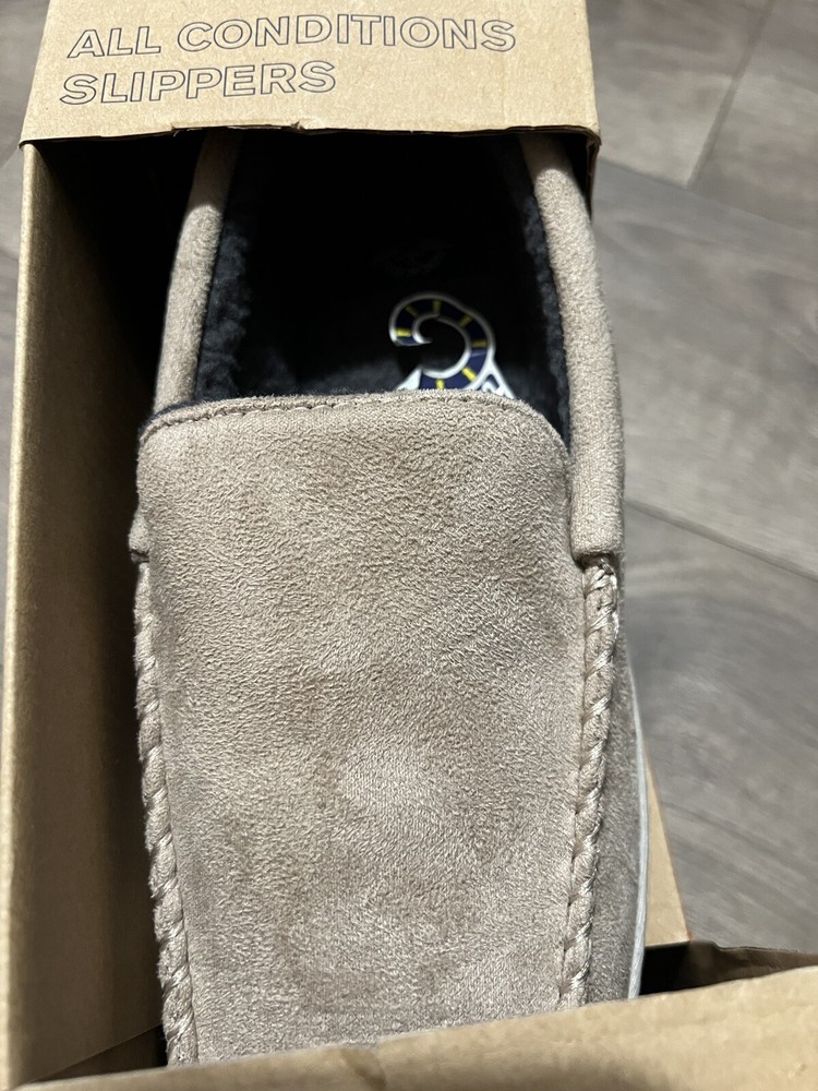 Dockers Memory Foam Slippers Size 7-8 New
