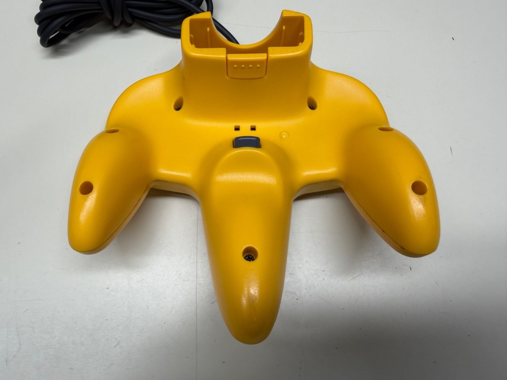 AUTHENTIC NINTENDO N64 WIRED CONTROLLER YELLOW WORKING NICE GOOD STICK