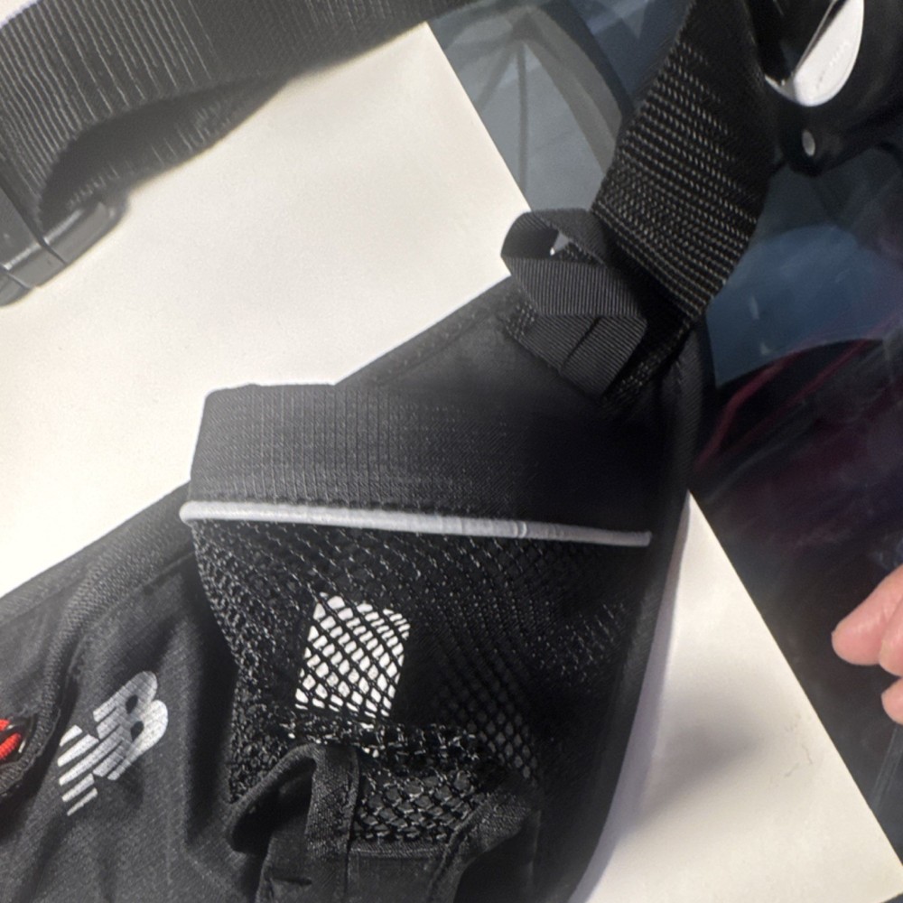 New Balance HydroBelt Running Belt Black Adjustable 2 Pockets Reflective