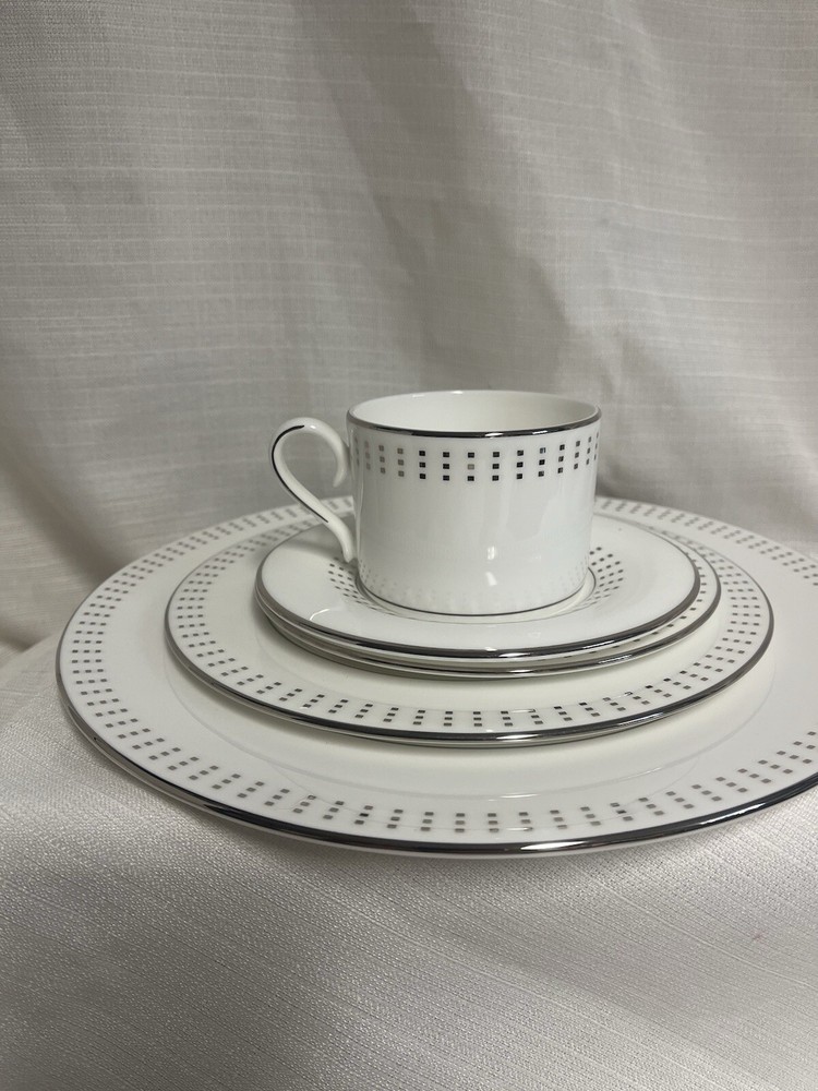 Lenox Herald Square Platinum 5 Piece Place Setting Dinnerware Set New Boxed