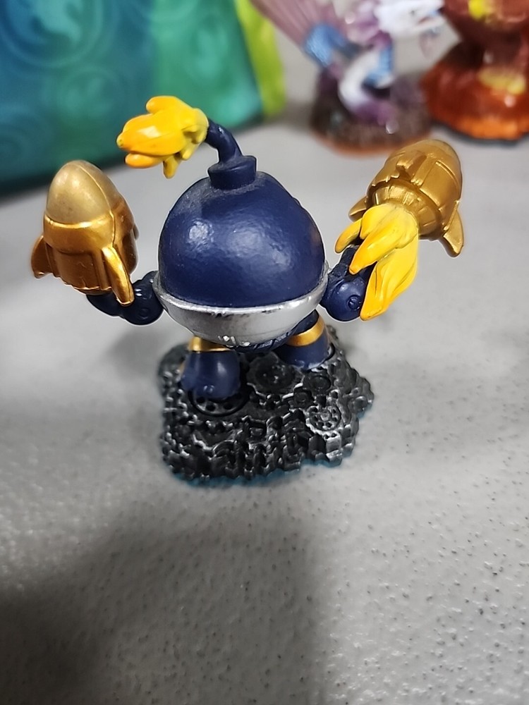 Skylanders SWAP FORCE Character Figure: COUNTDOWN (blue base)