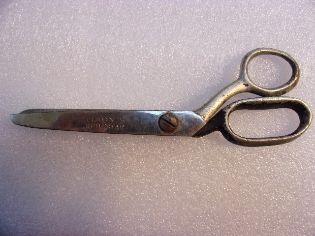 vintage Macy's red star scissors