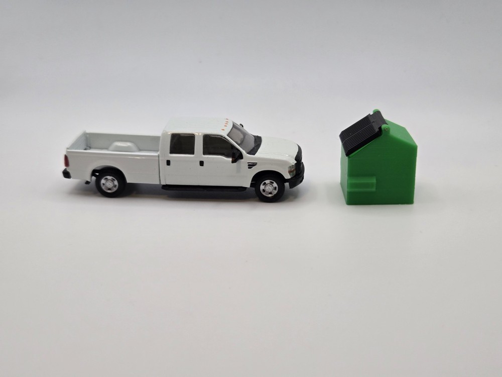1/87 Scale 8 Yard Dumpster in Green