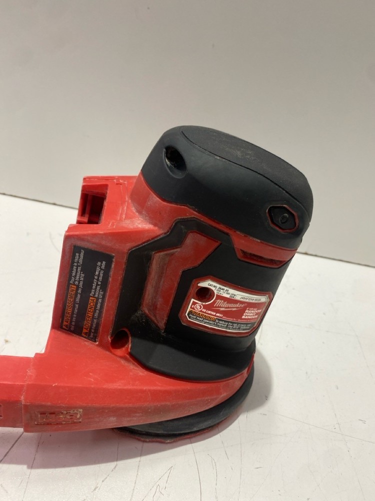 MILWAUKEE M18 RANDOM ORBIT SANDER (P22017893)