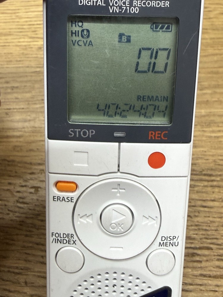 Olympus Handheld Digital Voice Recorder VN-7100 White Tested Working
