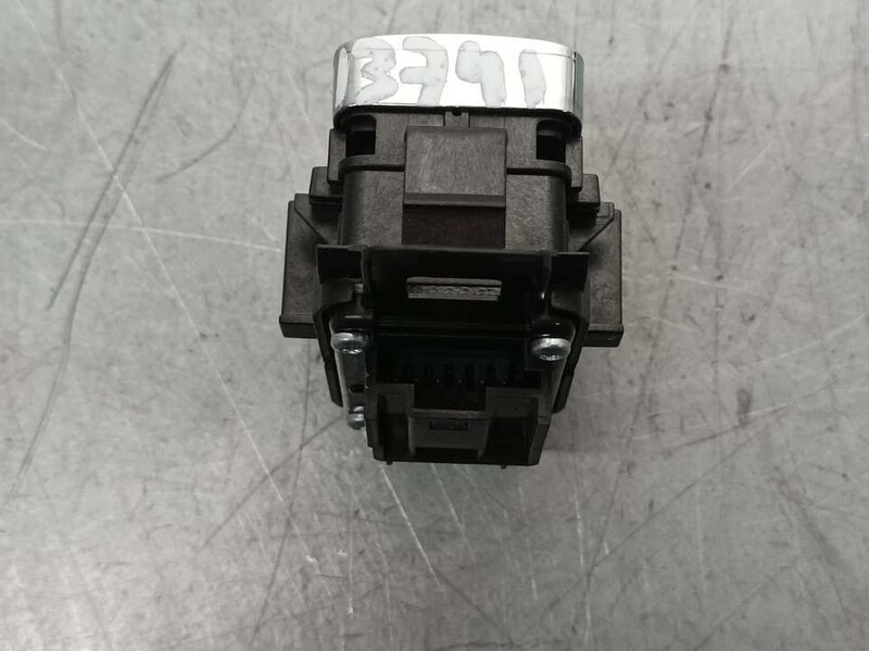 A22182017 Mercedes-Benz S-Class Rear Right Window Regulator Switch