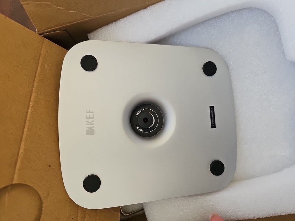 KEF LSX Desk Pads P1 Silver