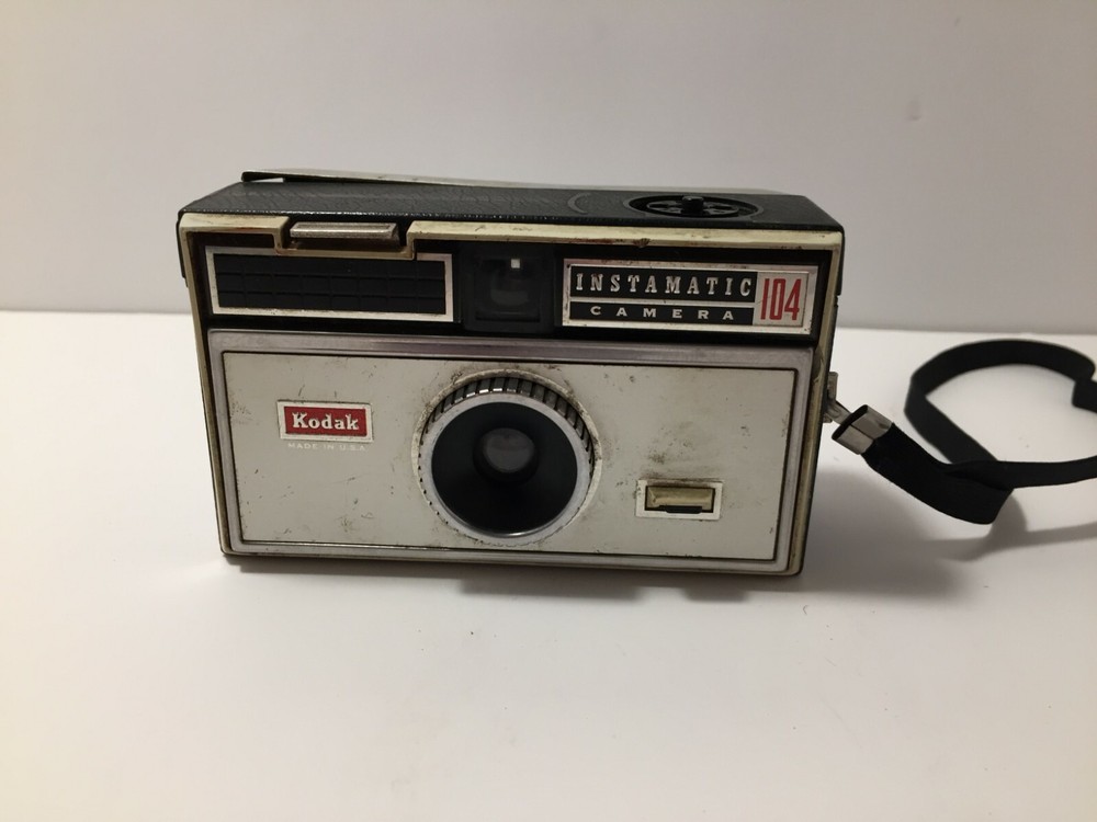 Kodak Instamatic 104 Camera Untested 1960's Vintage