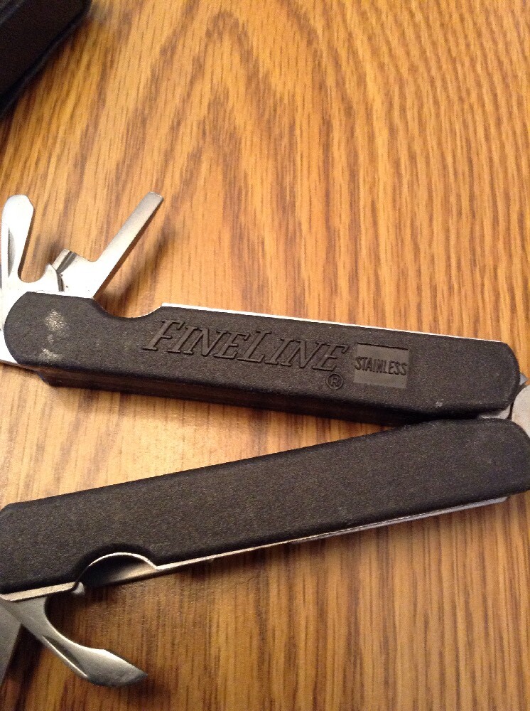 COLLECTIBLE FINELINE STAINLESS POCKET MULTI-TOOL W/SHEATH