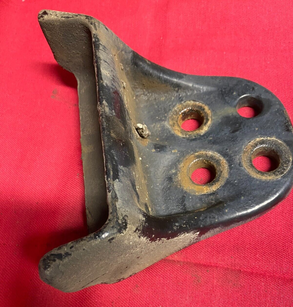 FREIGHTLINER AXLE STOP, MOUNT, BRACKET 16-15617-000