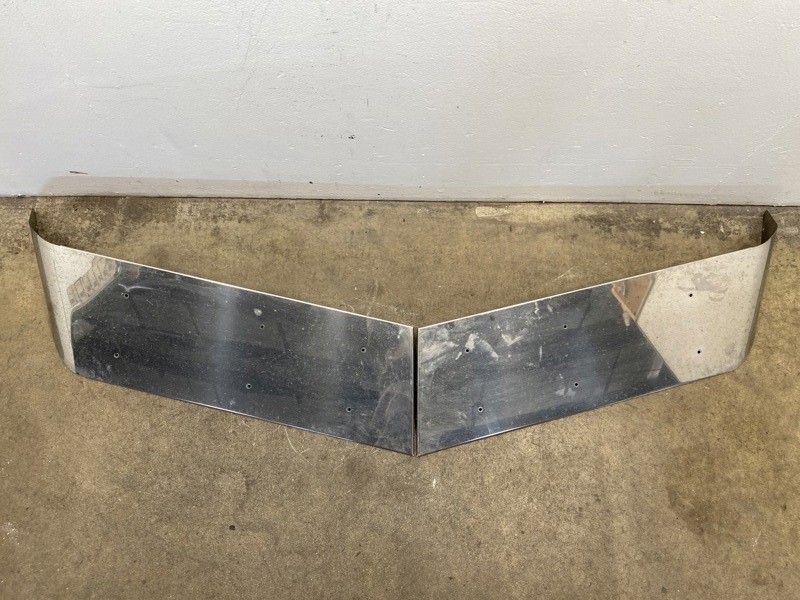 2013 Peterbilt 386 Visor (654-10794)
