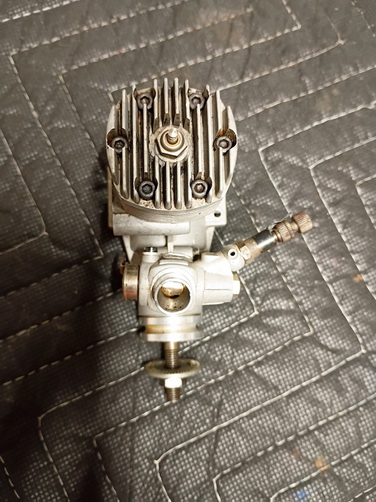 Thunder Tiger Pro 46 RC AIRPLANE ENGINE