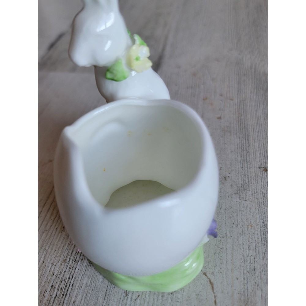 Ceramic white bunny Easter egg holder figure home decor