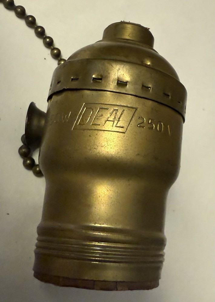 Vintage Deal Fat Boy Pull Chain Brass Socket
