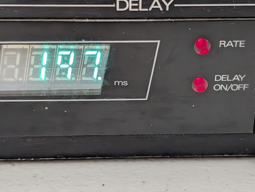 Roland SDE-1000 Digital Delay Rack Effect Processor Vintage Working Effecter