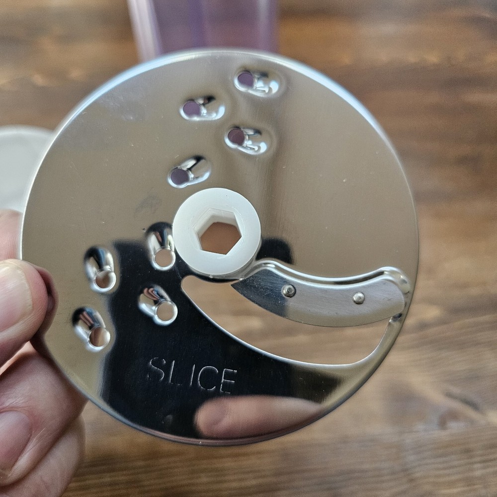 MAGIC CHEF MINI FOOD PROCESSOR  Replacement Slicing Disc Chute Pusher Disc Hold