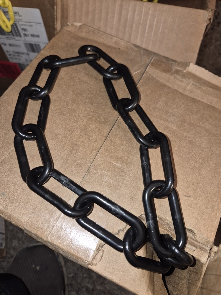 100 Ft. Plastic Chain Black 2" Links