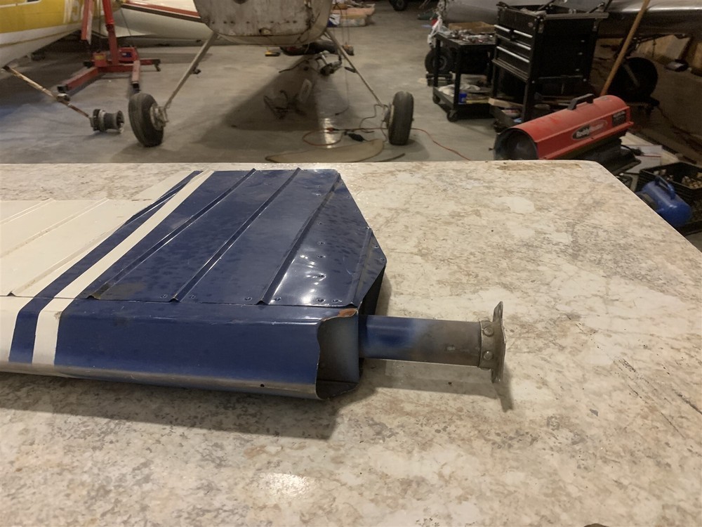 1977 Cessna 172 Right Elevator Assembly 0593000-4