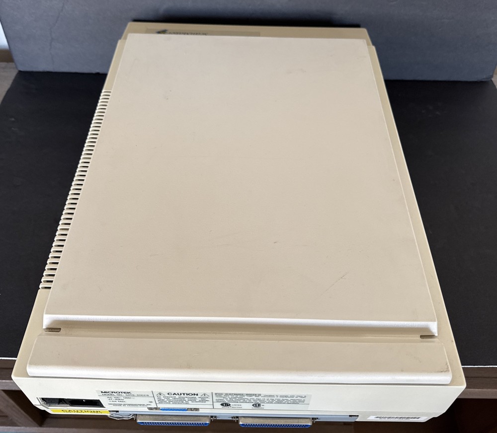 Microtek Scanner Flatbed MRS-600Z With SCSI Interface And Power Cord Powers On