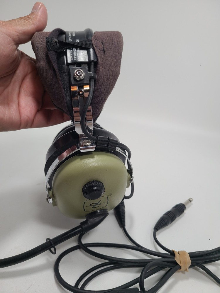David Clark H10-13.4 Aviation Headset w/Microphone Untested