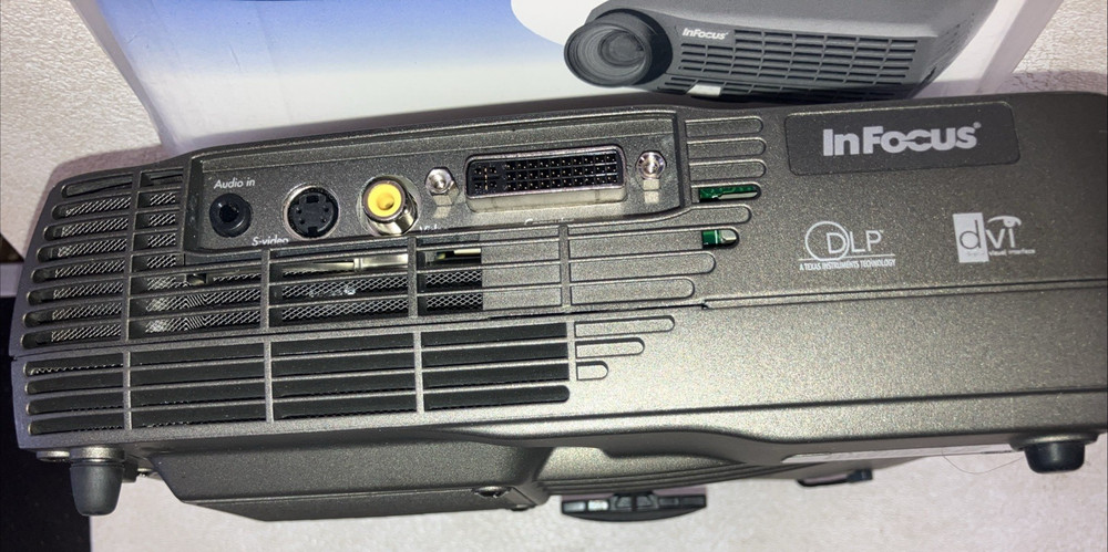 INFOCUS LP70 + Mobile DLP Video Projector, Tested