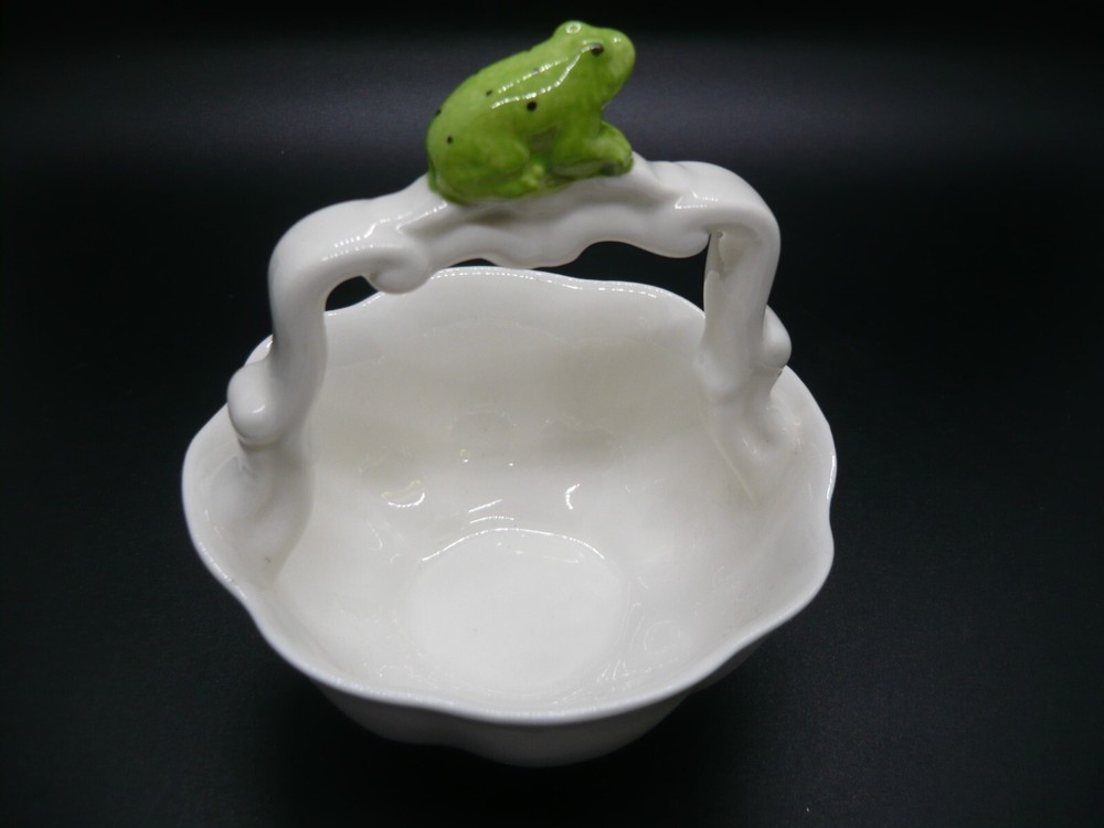 Peppertree Tabletops Frog Ceramic Trinket Dish