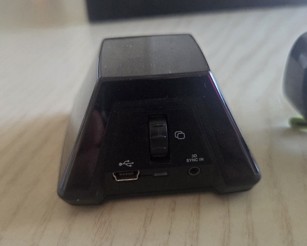 NVIDIA 3D Vision Wireless Glasses Model P854 Box