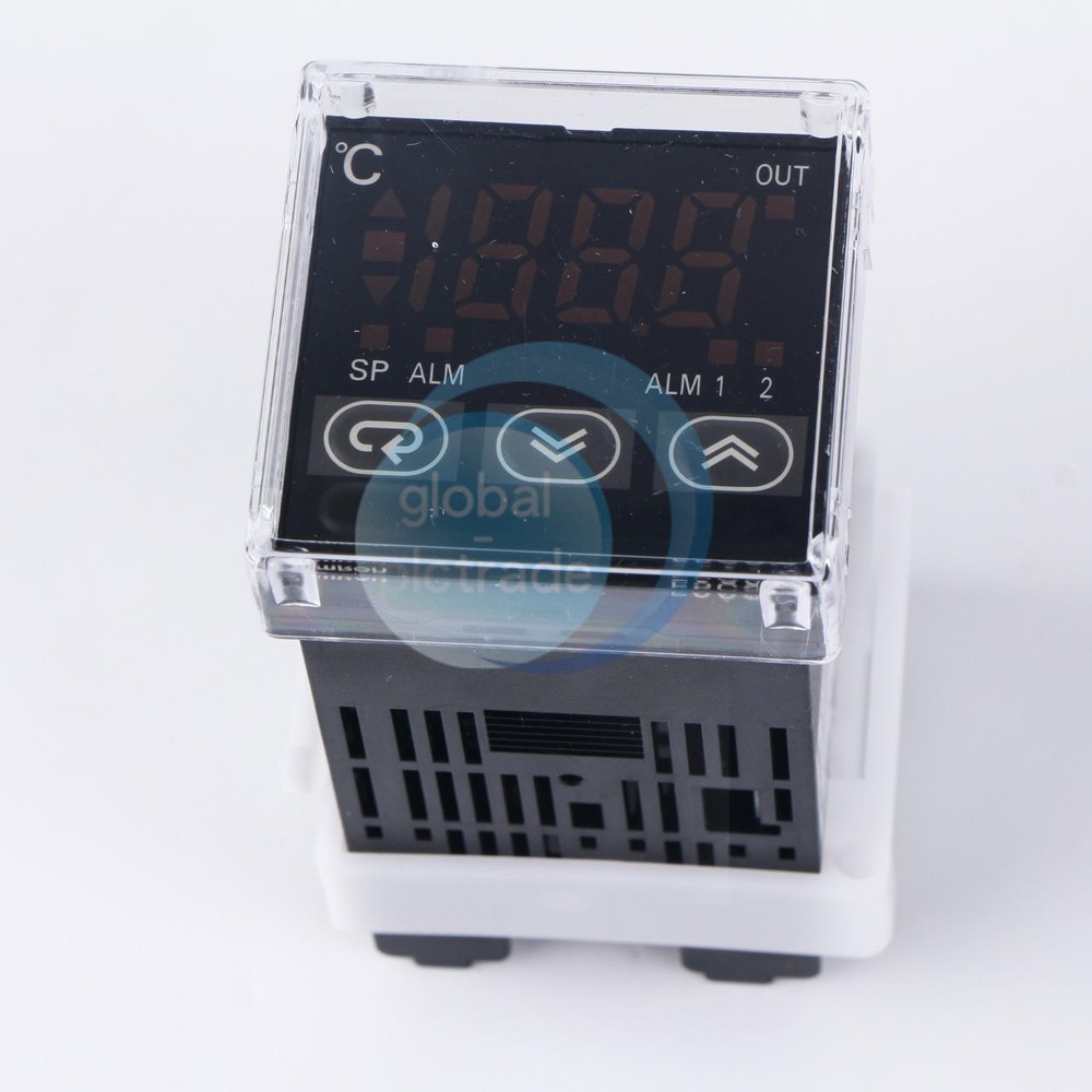 1PCS NEW OMRON temperature controller E5CSV-Q1T-500