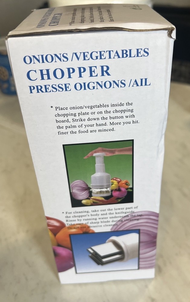 Manual Push Function Vegetable Chopper White Plastic with Container Lid Knife G…