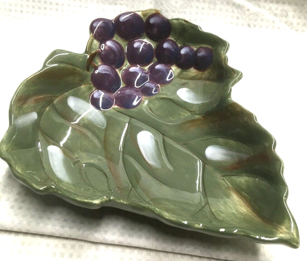 Nobel Excellence Meratige Grape Leaf Dish - 9.5"