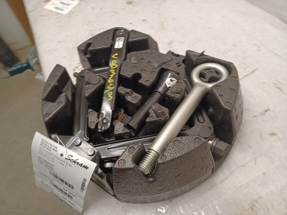 2025 GMC Terrain Jack 2998691