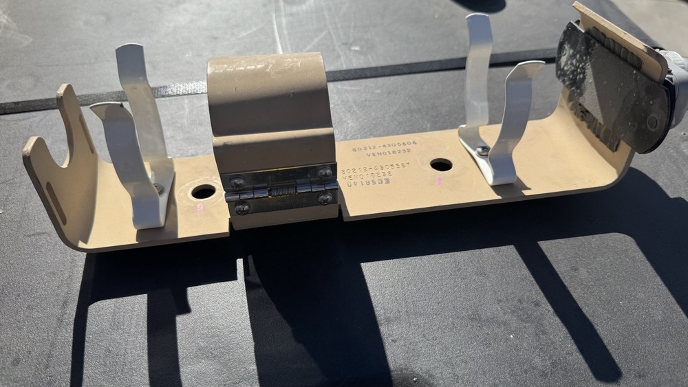 BAE MRAP HMMWV FMTV BRACKET ASSY BAE PN 4305604 2590-01-598-3178 ITEM IS USED