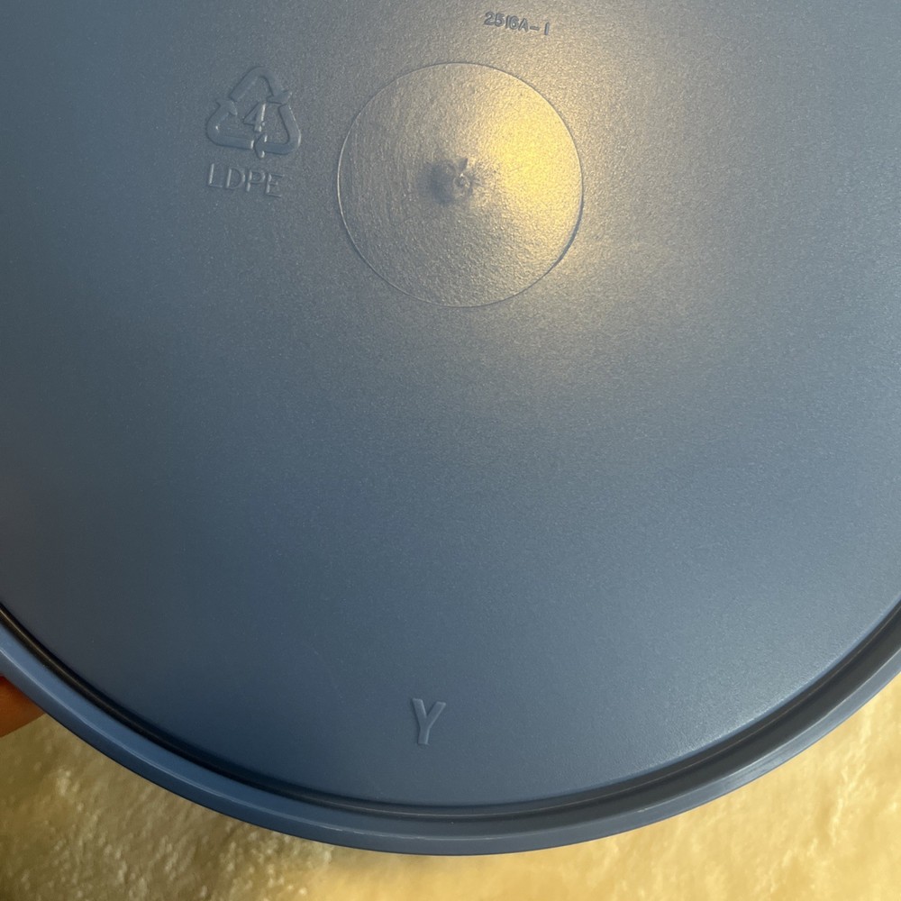Tupperware #229-6 "Y" Replacement Seal. blue 2516