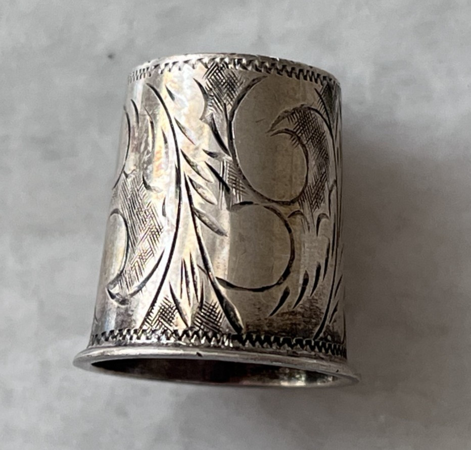 Vintage Sterling Silver 925 Sewing Thimble Engraved Scroll Design