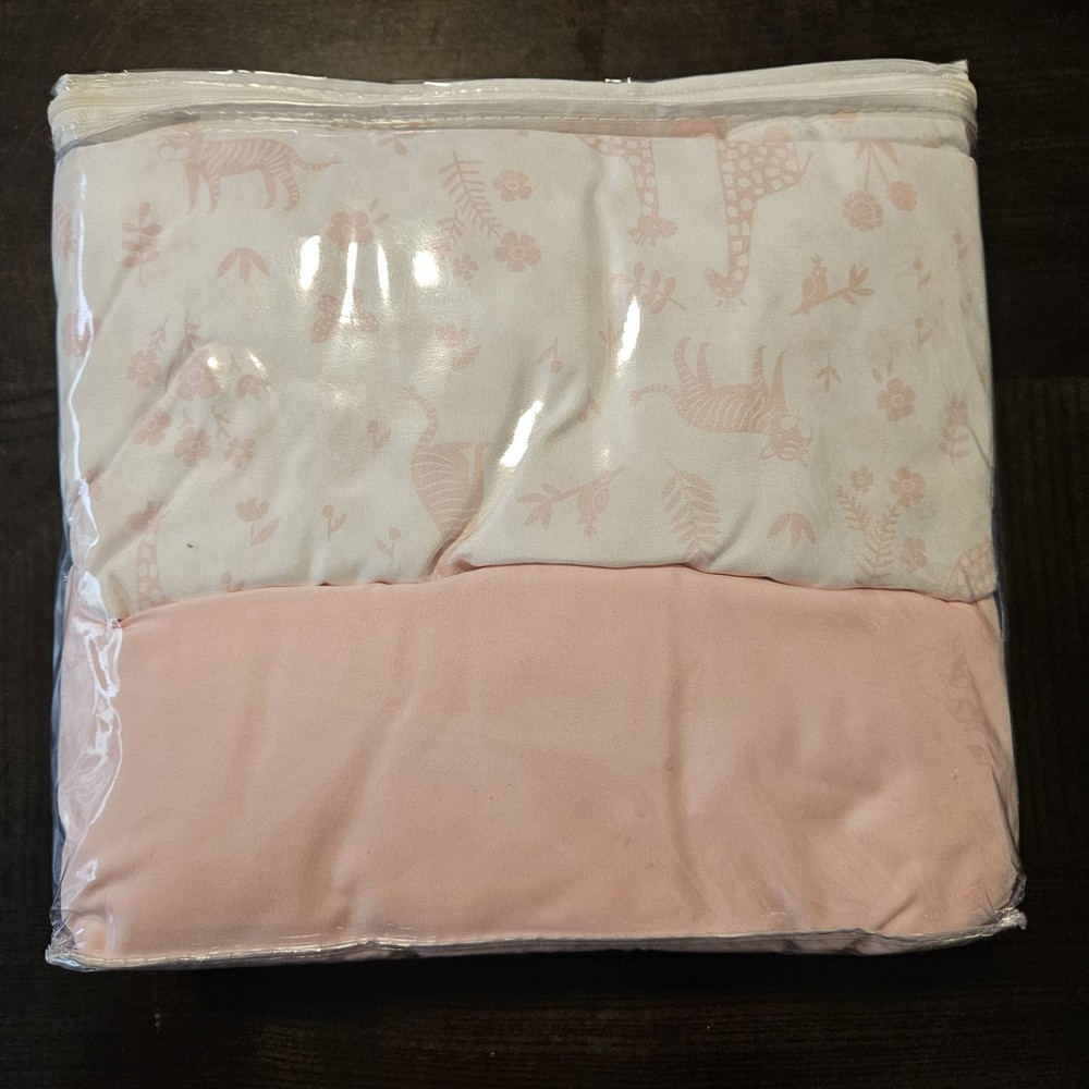 Carter's Pretty Giraffes 3 Piece Crib Bedding Set